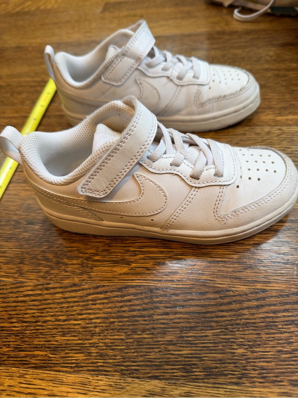 Kids white Nike dunks with velcro - size 12